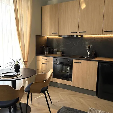 Bright And Cozy Next To Park Apartment Riga Exterior photo